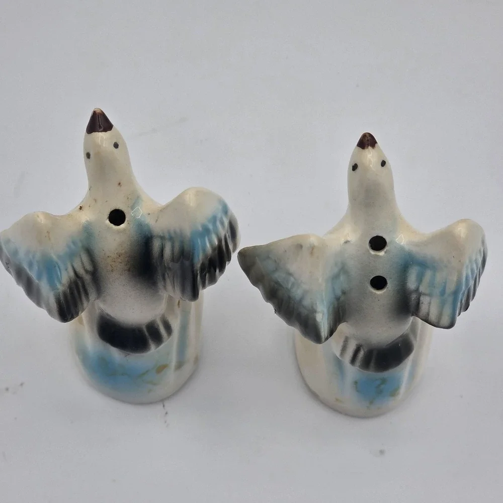 Vintage Florida Seagull Salt & Pepper Shakers Ceramic Pair Made in Japan Set‎ 2